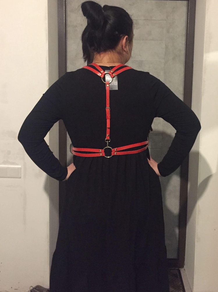 Ну, что сказать? Круть крутецкая! 👍🏻 Сделано качественно, вся фурнитура на месте! Запаха нет. Выглядит сексуально и просто красиво! 😍