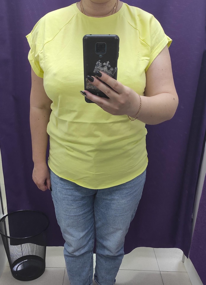 Хорошая футболка. Соответствует размерной сетки. Низ не подшитый.