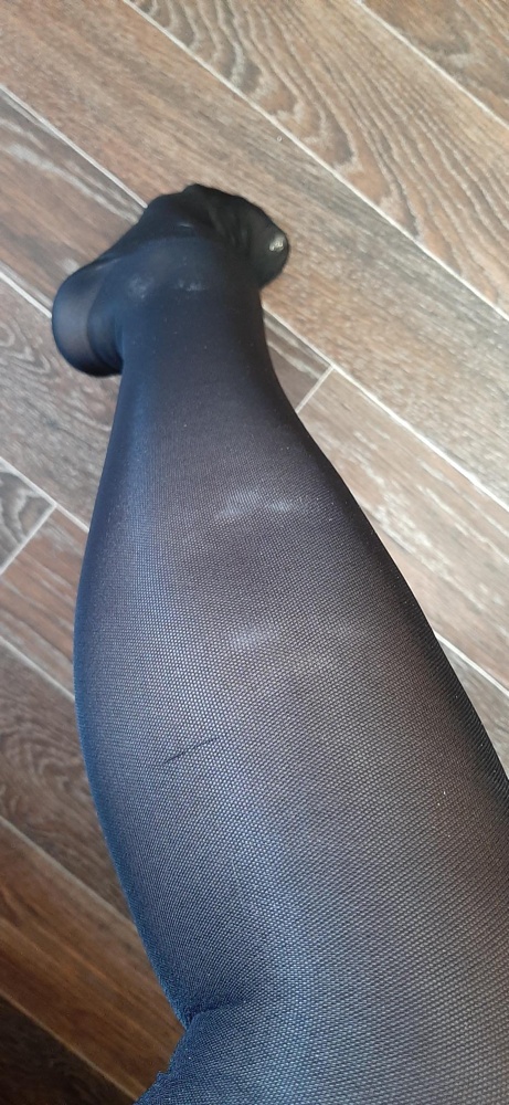 Все в неотмывающихся белых пятнах. Не прокрасили?