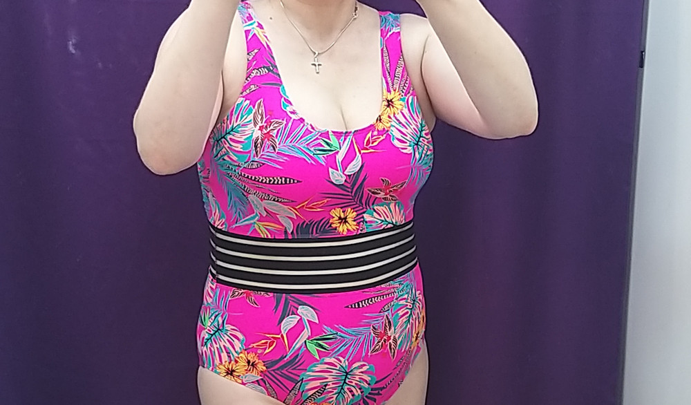 Купальник супер!скрывает животик!на дородовой 44 взяла 46!