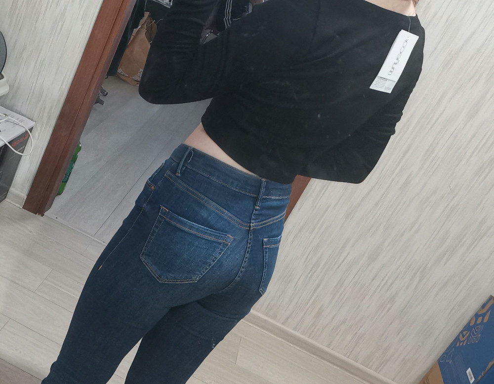 Очень классный лонгслив, просто шикарное качество и красиво сидит. Закажу ещё в другом цвете