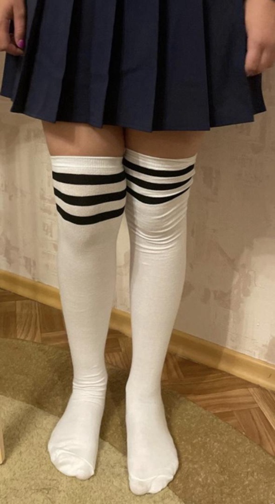 На первый раз туговата резинка, но думаю растянется немного. Зато сползать не будут😅