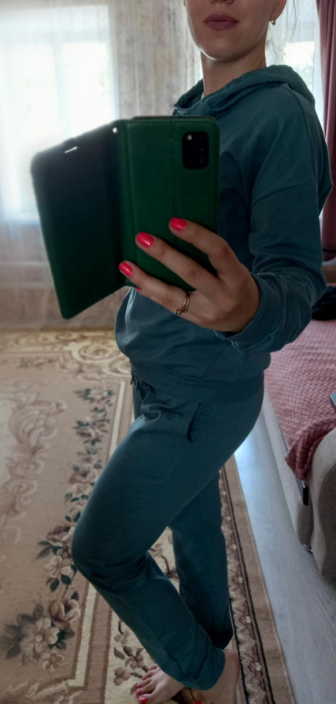 Сначала купила зелёный,потом черный,на рост 178см.xxl штаны не короткие,зеленые штаны шире чем черные.Спасибо производителю,очень хорошие костюмчики.