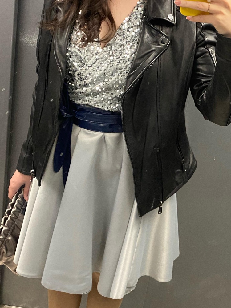 Цвет оч темный , почти чёрный , имейте ввиду при заказе 