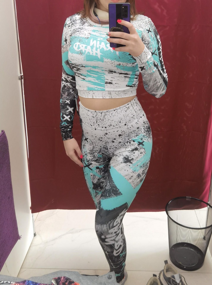 Шикарный костюм, я в восторге 🤩 приятный к телу, хорошо тянется, очень удобный 👍 (верх и низ заказывала отдельно, жаль нет сразу в наборе, но не страшно) покупкой довольна 🙂 хорошо было бы ещё верх с коротким рукавом)