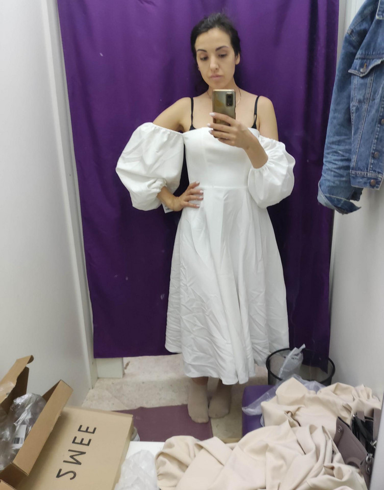 Платье село отлично. Но немного прогадала с размером и отдала предпочтение другому этой же фирмы.