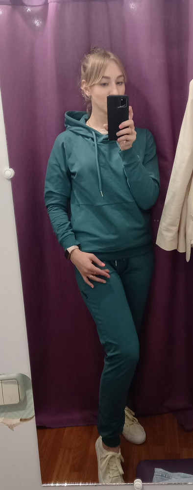 Хороший костюм))
Отличное качество за такие деньги. Приятный к телу. Размер соответствует.