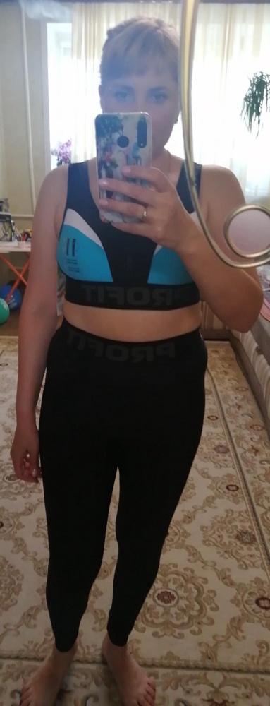 Оба топа сидят отлично. Параметры 94/84/101.Голубой 1420 руб ,красный 1696 руб. Купила оба. Под грудью конечно сидят плотно. Думаю, что в процессе носки немного растянутся.  Спасибо большое, буду худеть.