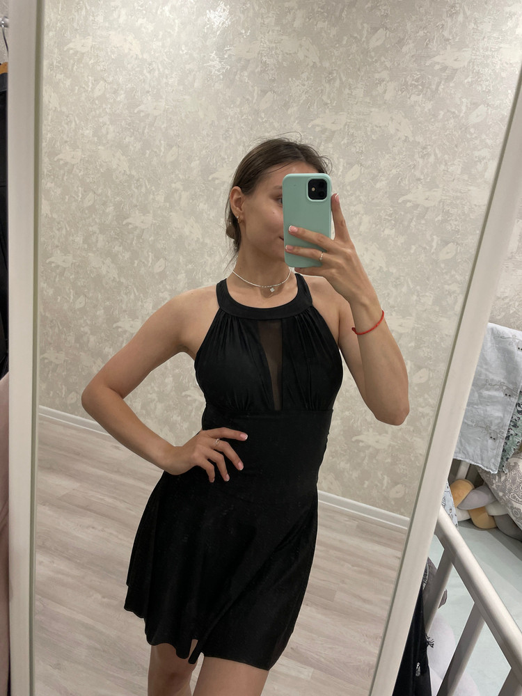 Мне кажется, это супер находка для мамочек) прилично выглядит и за ребёнком бегать по всему пляжу отлично 👍🏽