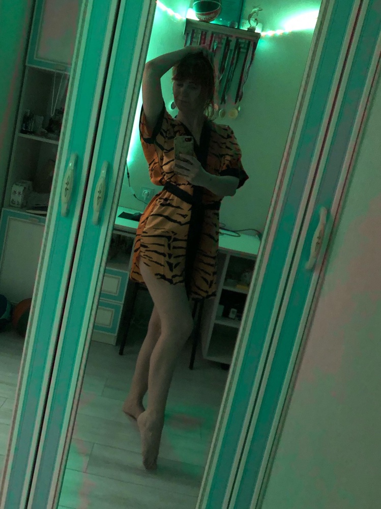 Хороший халатик) немного коротковат мне, но не критично)) 