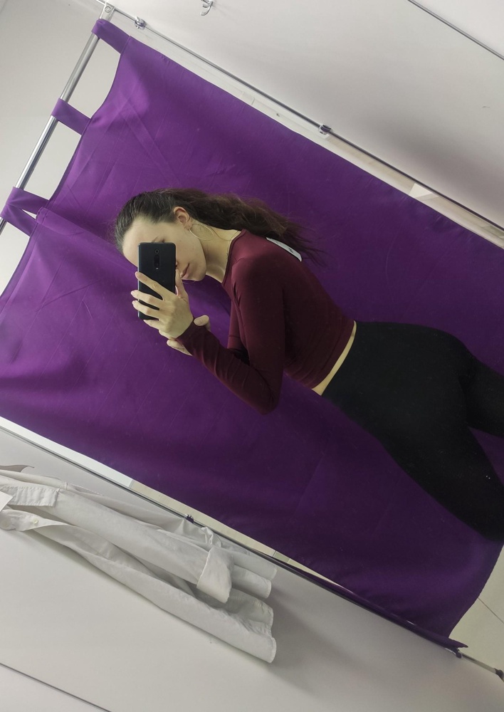 Хорошая кофта, материал очень приятный к телу, на ОГ-80 и ОТ-60 идеально подошел XS