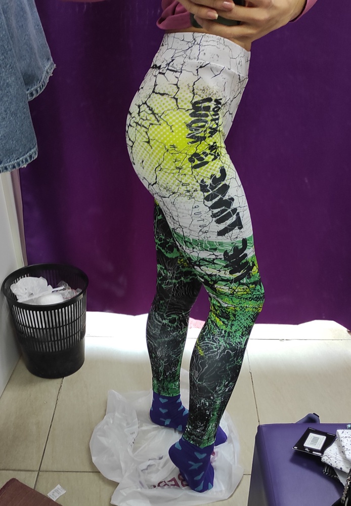 На бедра 86 см рост 162 хорошо. Но цвет не соответствует действительности. Никакой бирюзы даже близко нет. Пояс узковат. 