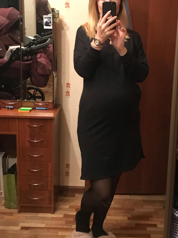 За 1000 рублей потрясающее платье 👗 👍 Простой фасон, ничего лишнего. Я в 9 месяцев беременности ношу и длина хорошая, и материал приятный! Думаю после родов так же оценю) на свой 42-44 рост 164 - взяла 44. Отлично подошёл, хоть и обтянул фигуру. Потом будет свободнее.