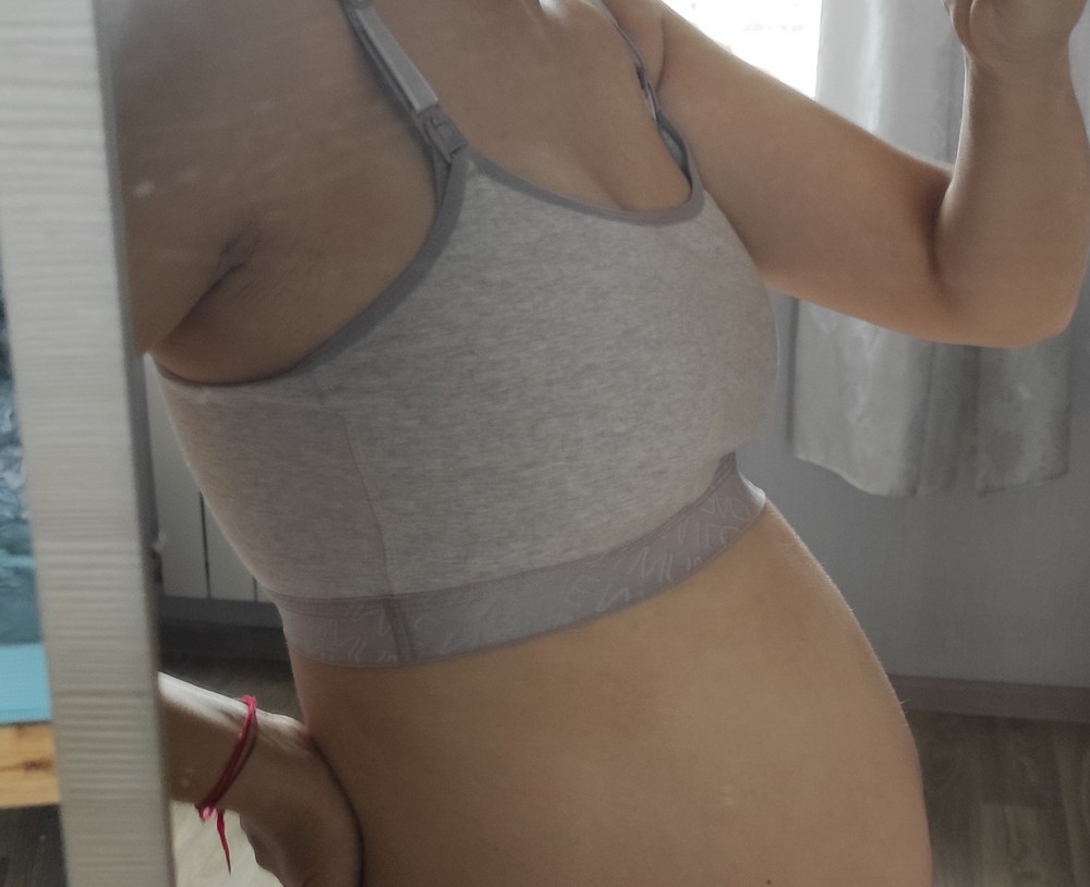 Супер удобный. Размер S идёт как и указано на размер 42. Заказала 2 цвета, думала одинаковые будут, но внутри они разные. У бежевого поддерживающая основа из ткани, у коричневого из резинки.