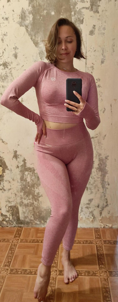 Замечательный костюм! Качественный пошив, плоские швы и невероятная на ощупь ткань! Сел отлично. С удовольствием буду проверять на деле