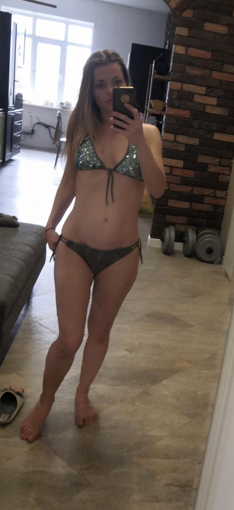 Купальник супер) цвет как на фото производителя, ну, может, чуть не такой яркий.