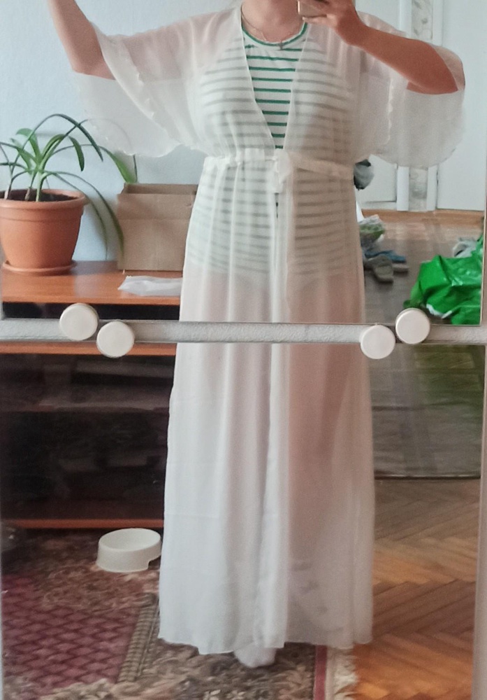 Прекрасная туника для пляжа, подойдёт как будуарное платье. Швы ровные, качество хорошее. Размер 48-52 на рост 176 - длина до ступни. Отлично!