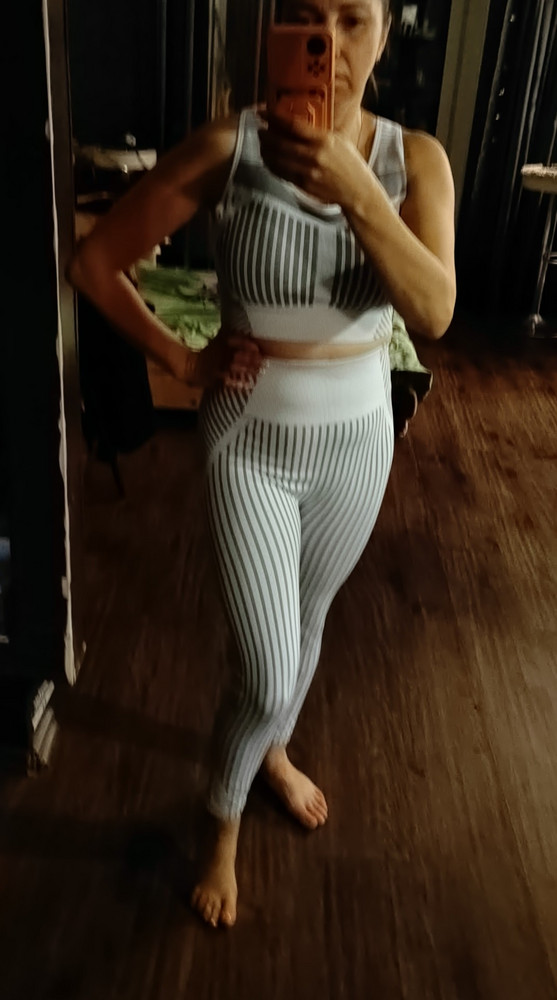 Костюм супер 🔥🔥🔥. Качество отличное, ткань плотная, тянется хорошо. Рекомендую 👌.