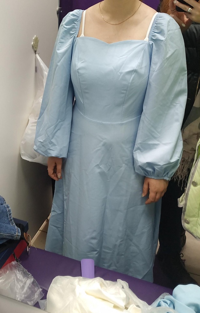 Платье понравилось, приятный материал, но оказалось велико.