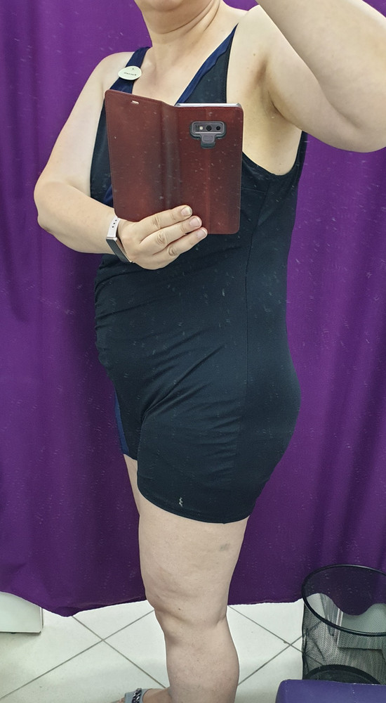 Мне не подошел.брала 56 размер, у меня фигура груша. Рост 182. На рост нормально но на спине не лег по фигуре. В Груди мне большой. И вообще не обтянул как хотелось. Может на другой тип фигуры подойдет лучше. А так материал вроде хороший. Сшит качественно. Нитки не торчат. Швы качественные не кривые.