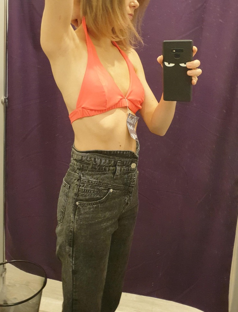 эх, на маленькой груди не смотрится( а так лив 🔥🔥🔥