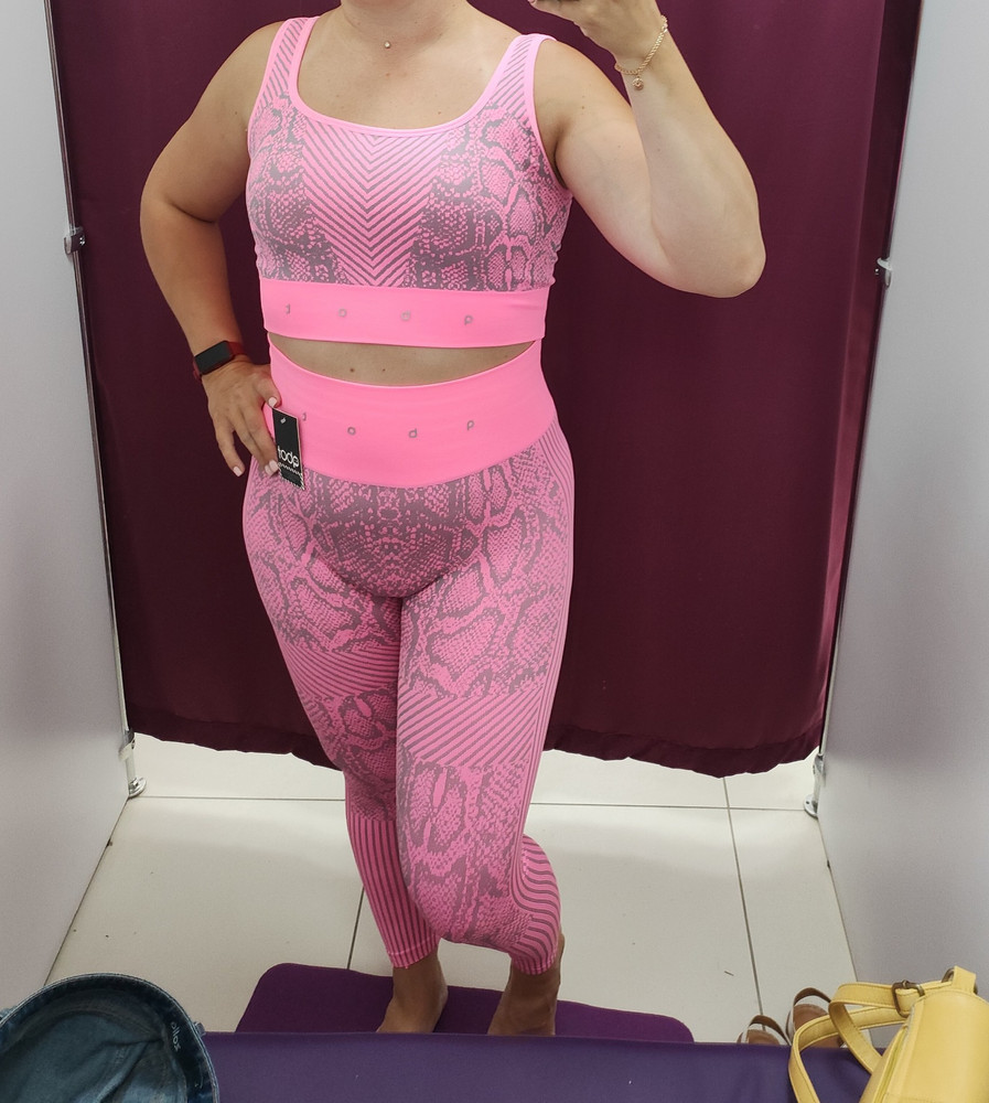 Качество хорошее. Очень плотный. При занятиях будет очень жарко поэтому отказ.