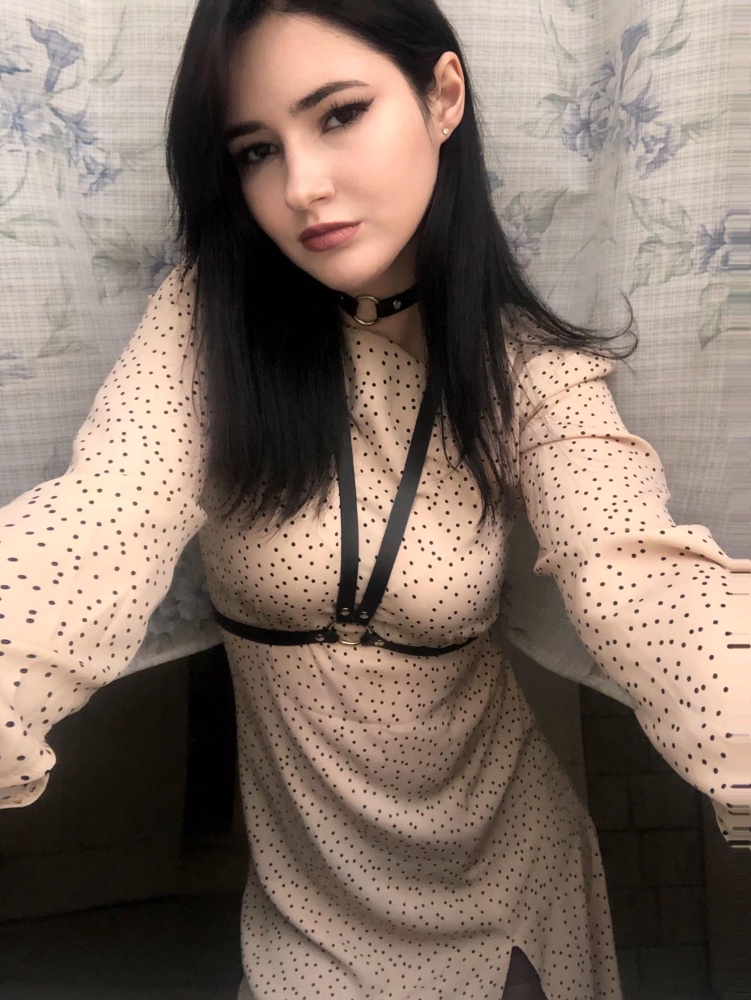 Прекрасное качество,не остаётся на одежде👍👍очень стильно смотрится❤️