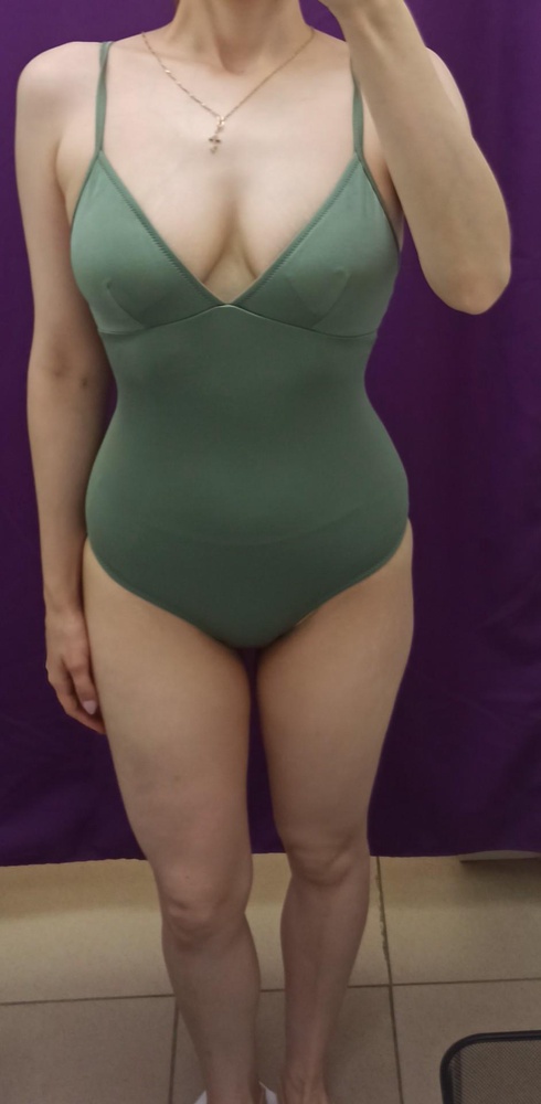 Хороший купальник , чашки мягкие,при этом подчеркивает грудь , на 42 туговат в районе низа