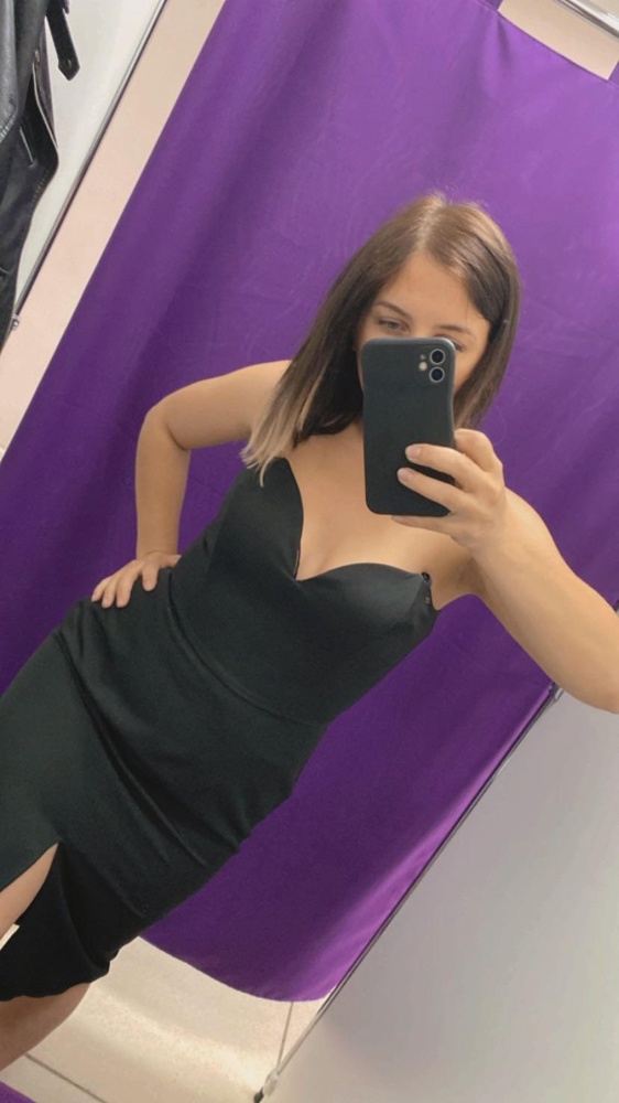 Платье отличное,оказалось велико перезаказала на меньший очень жду!!!