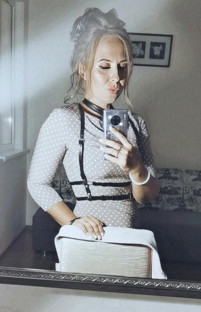 Довольна на все 100%! Очень комфортная не пошлая портупея, стильно и красиво с платьем, футболкой и.. На голое тело тоже красиво 😜