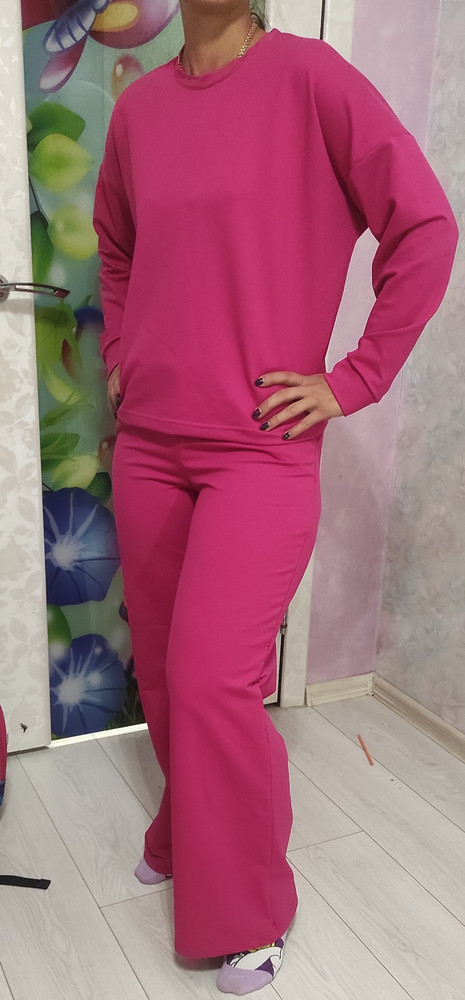 Товар бомба, качество хорошее.Девочки берите не пожалеете.Рост 168 размер 44 брала, но попа у меня сейчас 46.Будем заказывать второй дочери.