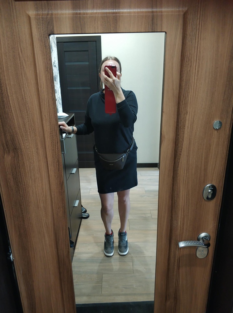 На мой 48-50 размер идеально подошёл 46) сильно большемерит! А так платье обалденное! Можно и с классической обувью и с кроссовками! С ребенком гулять самое то! На повседневку. После стирки всё отлично!