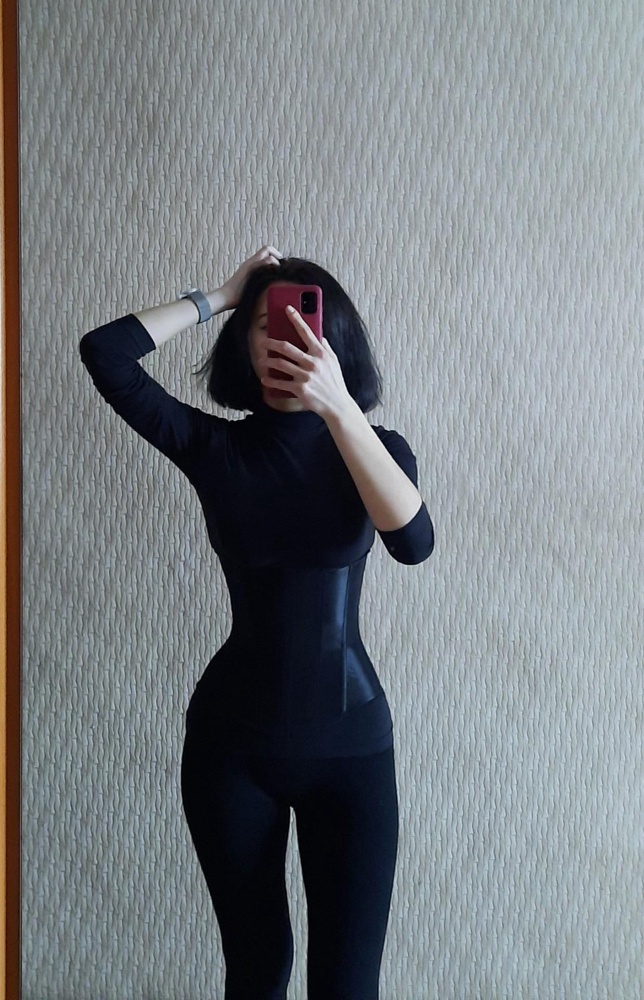 Корсет просто бомба, утянуть можно было еще, но я не стала. Пришел без повреждений. Соответствует размеру