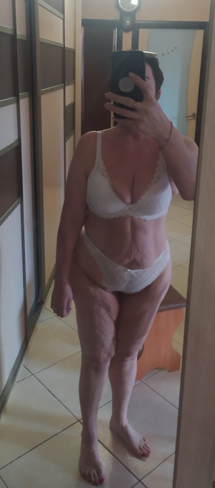 Maломерка, чашка неудобная, тусы маденькиена48 размер еле еле, к сожалению возвоат