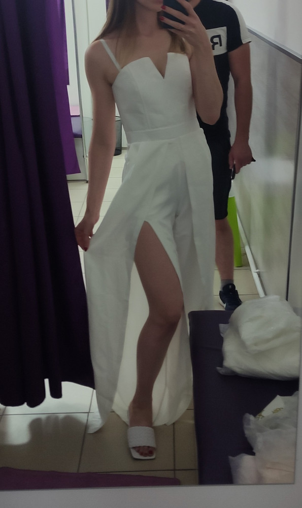 Верх неплохой, а низ прозрачный. Не понравилось. Прошу не уменьшать процент выкупа