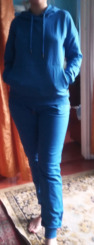 Костюм хорошенький. На рост 1.62 брала размер М. Подошёл. Я довольна.