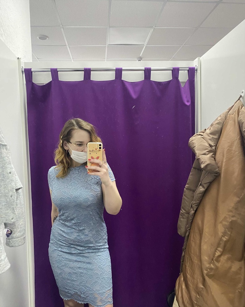 Пришло без задержек,хорошо упаковано,без брака,ткань приятная,взяла на размер больше,платье очень нравится🥰 Продавца рекомендую👼🏻