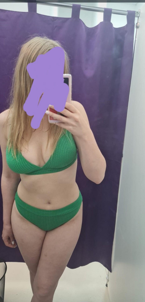 Очень хорошо сел, ткань приятная, чуть нитки торчат, но это исправимо