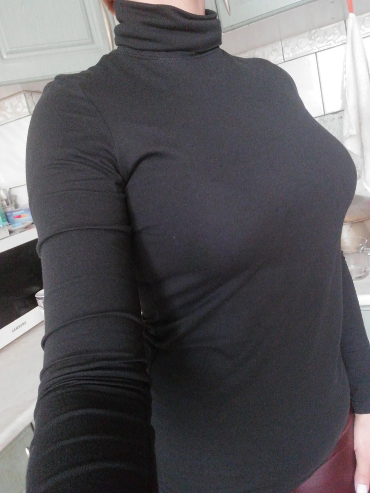 За токие деньги очень хорошая, и классная водолазка.