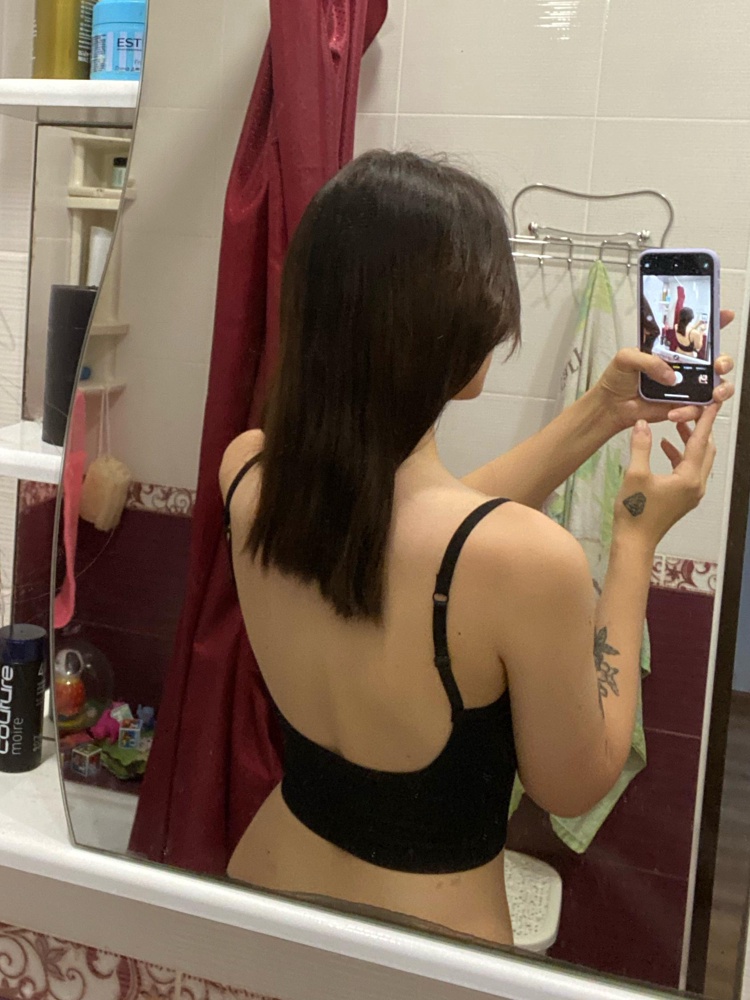 Отличный топ,но снимаю одну звезду за то,что пришёл не тот,нету полосочек сзади 