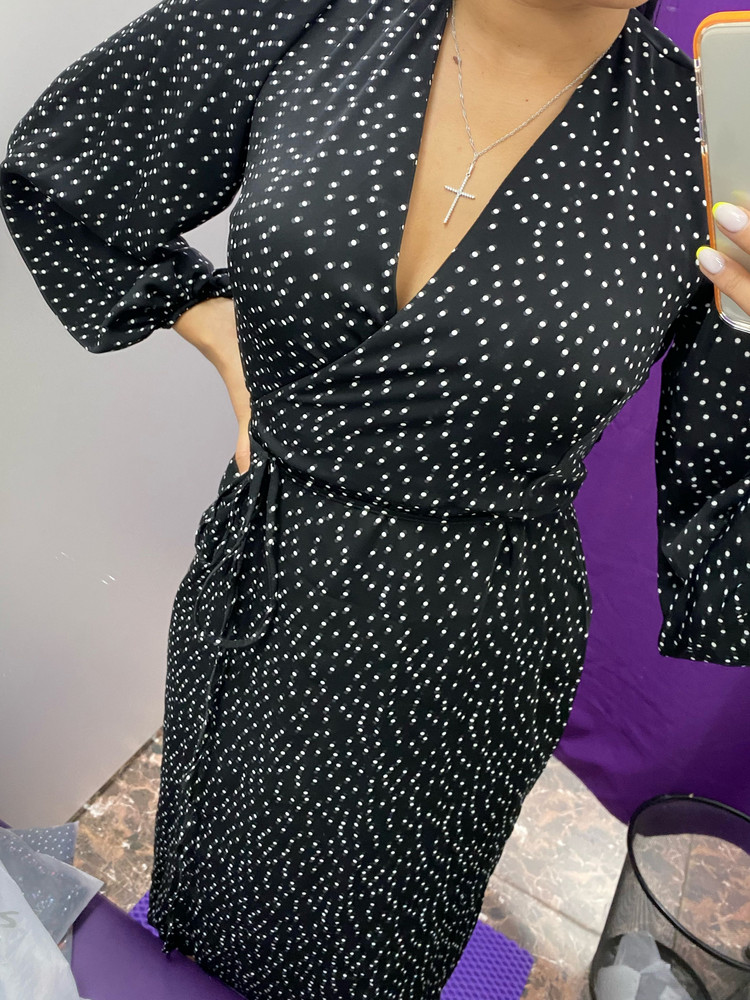 Искала чёрное платье.Заказала несколько брендов и платьев.В итоге купила целых три платья у TRA NOI🙈все платья 🔥приятный материал, аккуратные швы и красивый аккуратный вырез на груди 😻а запах на ноге, как я люблю )) очень сексуальный)) можно, если на выход приоткрыть ножку 😇