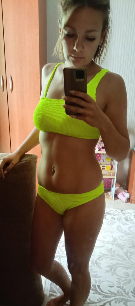 Из 4 ярких моделей , остановилась на этом. На свой 44 заказала (l 40 бирка) . Супер цвет, хорошо сидит , ничего не торчит , сшит хорошо. Скоро на море, посмотрим в носке )