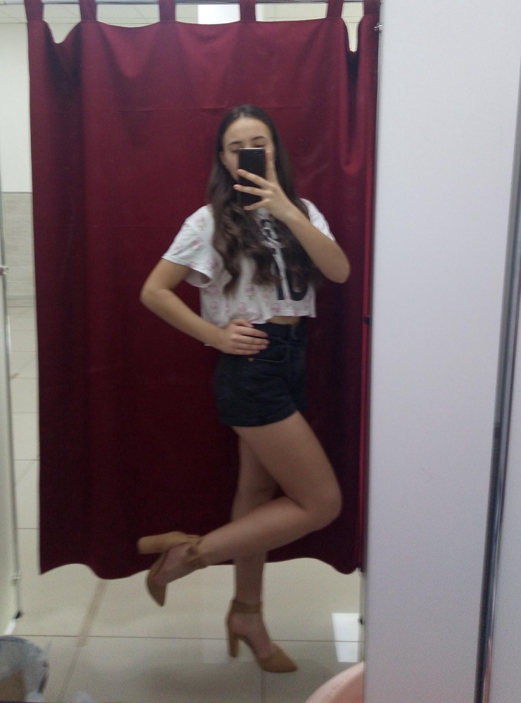 не успела заказать 39, поэтому решила рискнуть и заказать 38,подошёл прекрасно.