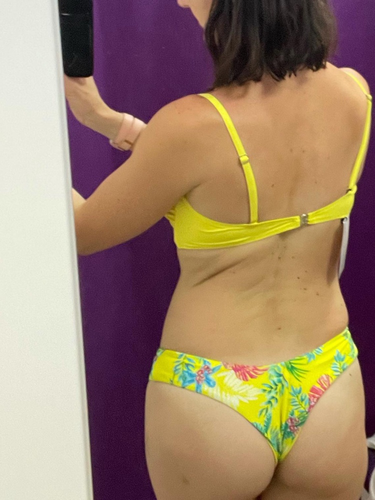 Отличный купальник. Размер 40 на ог90,об90,сел комфортно. Для меня пуш-ап самое то. После ГВ мой С стал не пойми каким,а тут прям все красиво. Отказ из-за более приоритетных вещей.