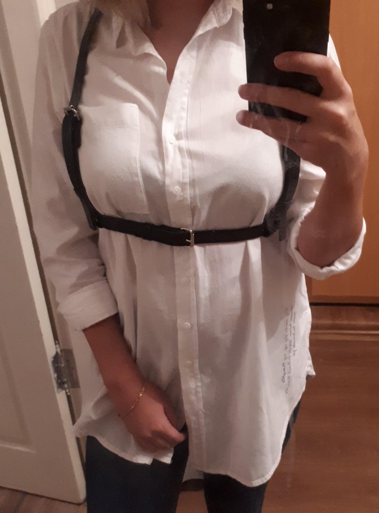 На ОГ 92см размер 48-50 идеально. Ношу М! На фото рубашка вообще Sка, поэтому не советую брать свой размер, там некуда будет застегнуть портупею! А вообще, она очень крутая!