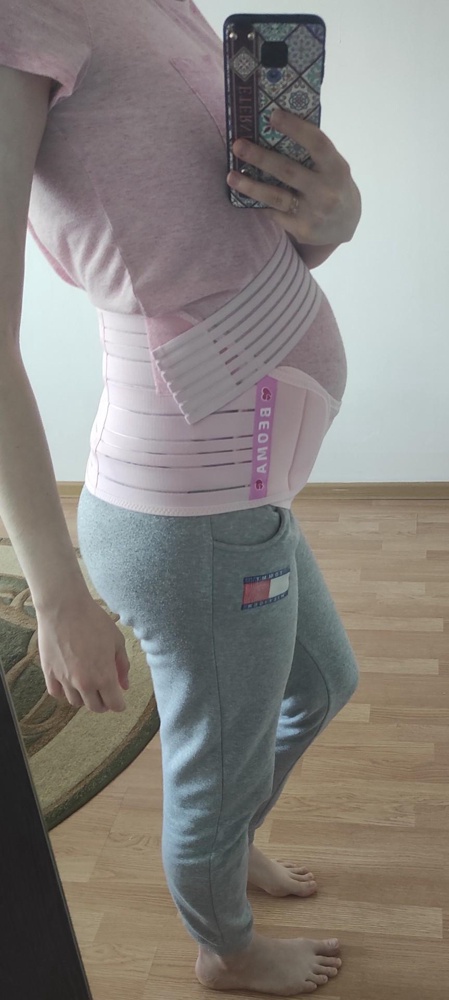 Отличный бандаж, непривычно от того, что раньше никогда не носила, внутри дополнительно лежит инструкция как правильно носить и подарочек 2 жвачки)