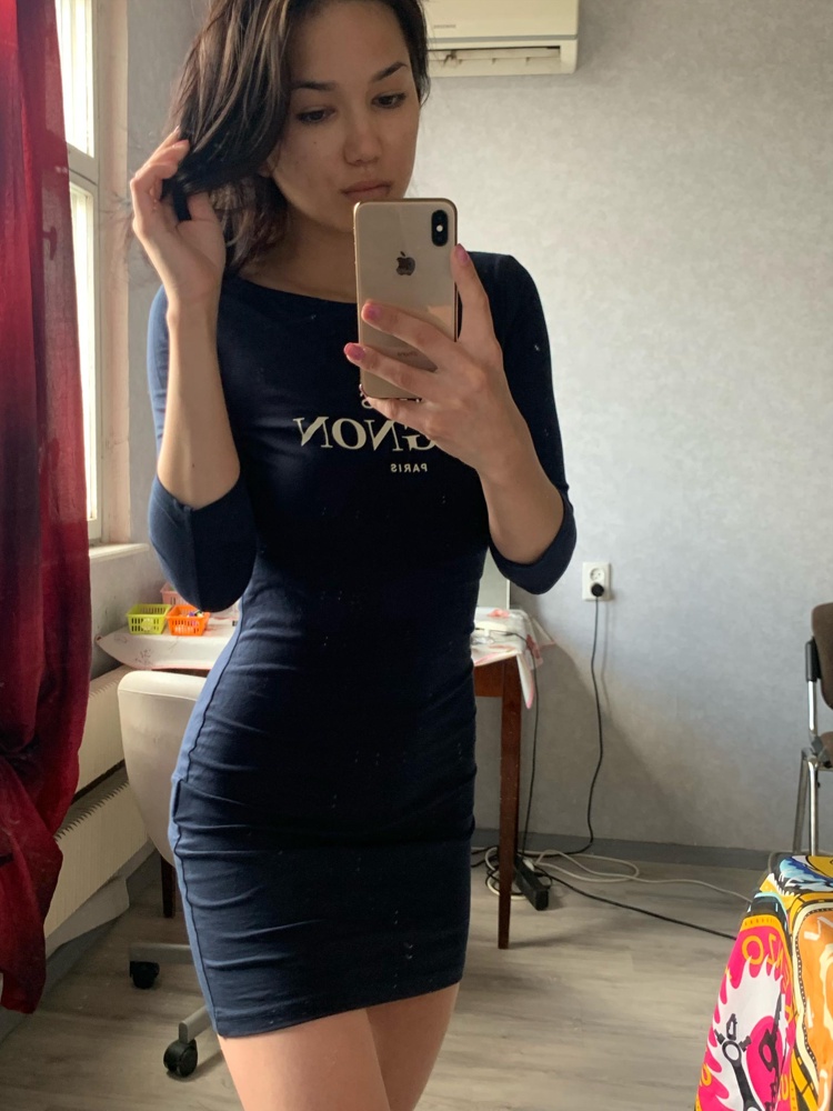 Платье удобное и практичное) очень понравилось ) ещё раз убедилась в том, что стоимость и качество вещей равны не всегда) иногда дешевая вещь сделана и смотрится лучше дорогой 