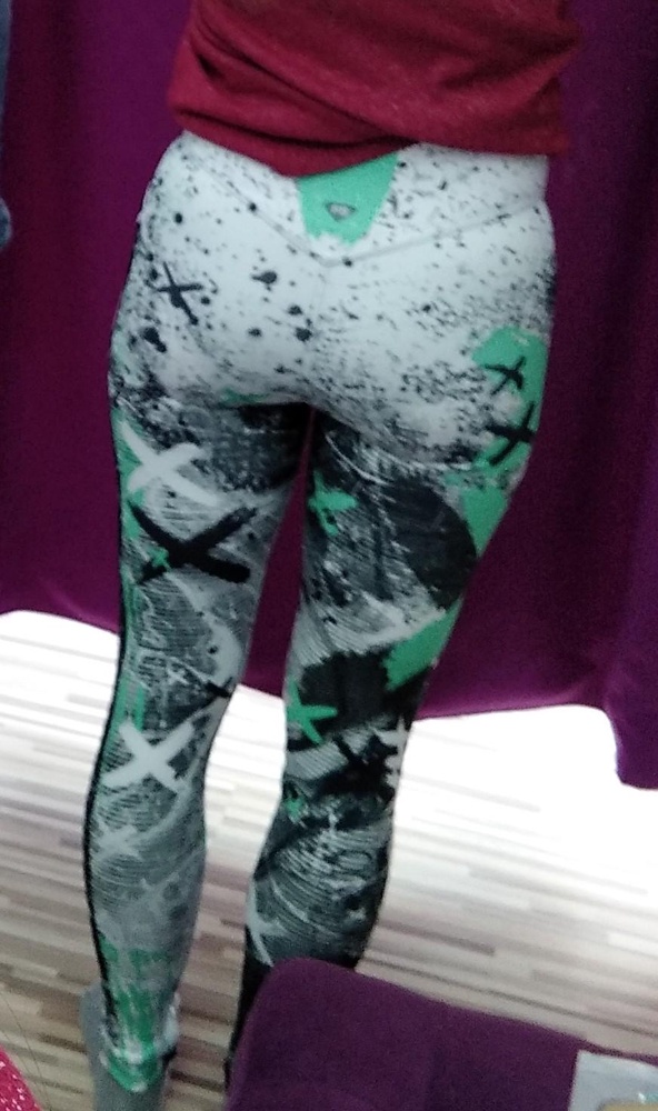 Леггинсы классные, мягкие, хорошо тянутся.