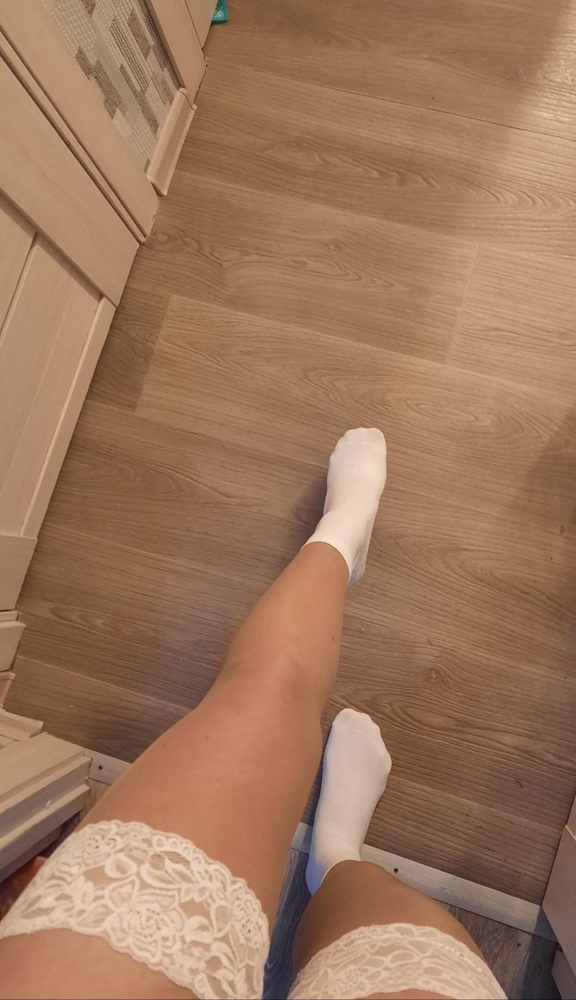 Чулки классные,обычно не беру 20 дэн,но эти отличного качества,только надо было все таки на размер поменьше взять,хотя и эти хорошо сидят.