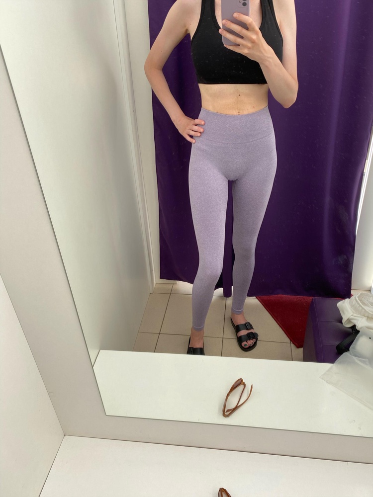 Понравились. Отлично тянутся. Не просвечивают. Одни из многих, которые не короткие для роста 175 см. Взяла размер S